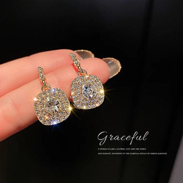 Beautiful Sparkling Korean Zircon Earrings (PJT-990)